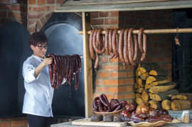 palatsi kartano hotelli ravintola majoitus huoneistot huoneet Puolassa Mazury